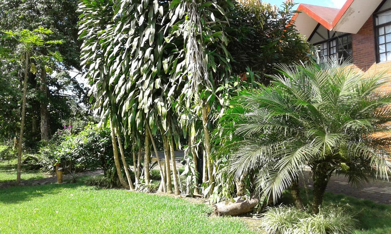 Estancia La Colina Santo Domingo de los Colorados Exterior foto